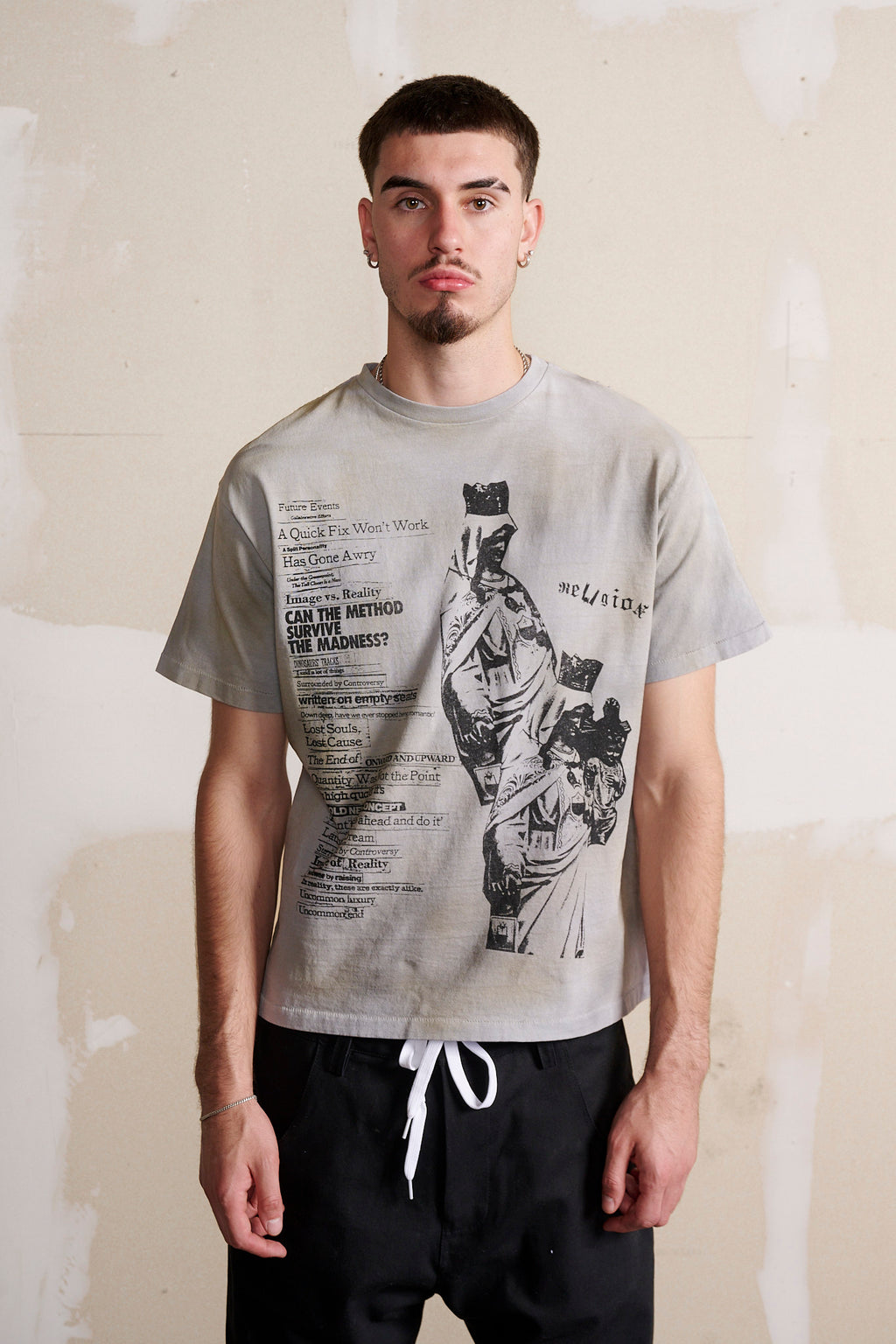 De La Tombe RELIGION T-SHIRT