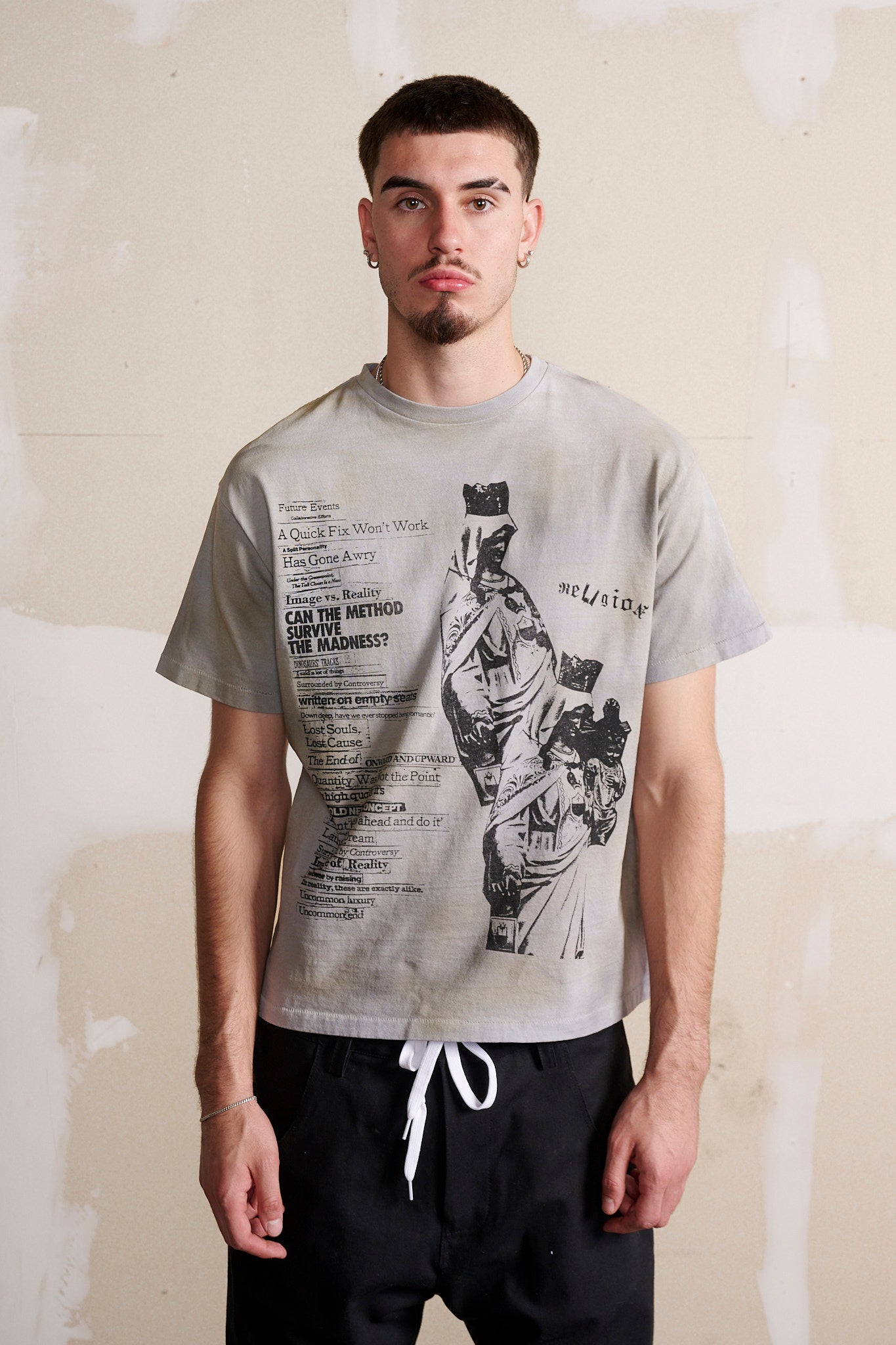De La Tombe RELIGION T-SHIRT