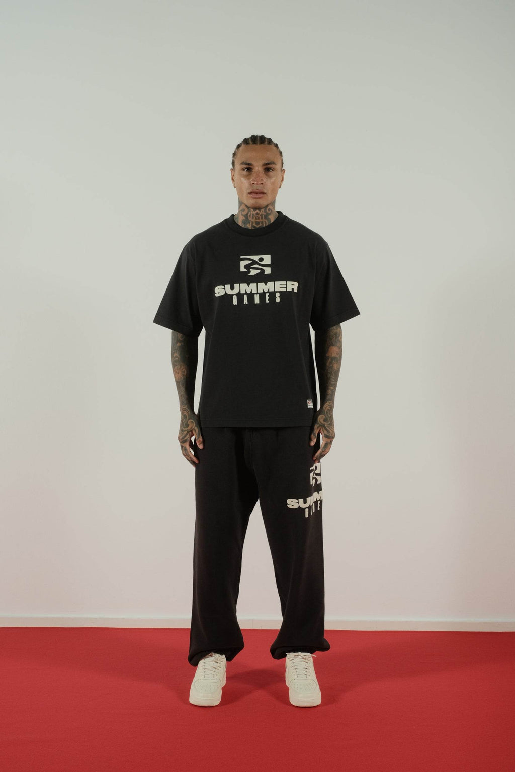 Summer Games Icon Tee in Black - Hesperia