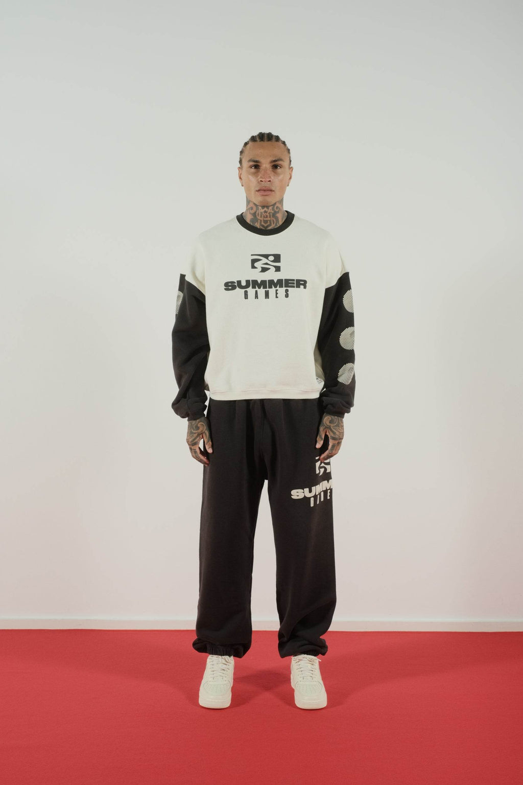 Summer Games Icons Contrast Crewneck Sweatshirt in Canoli & Black - Hesperia