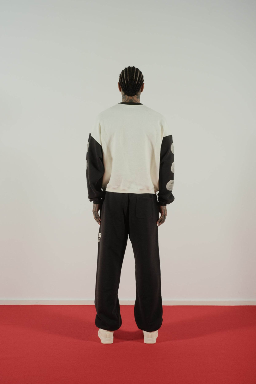 Summer Games Icons Contrast Crewneck Sweatshirt in Canoli & Black - Hesperia