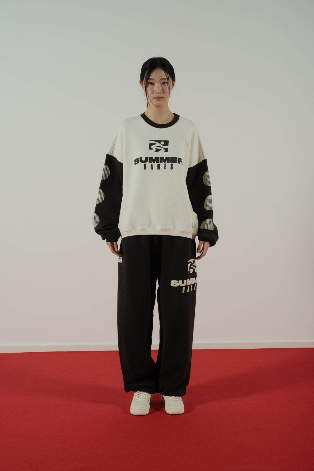 Summer Games Icons Contrast Crewneck Sweatshirt in Canoli & Black - Hesperia