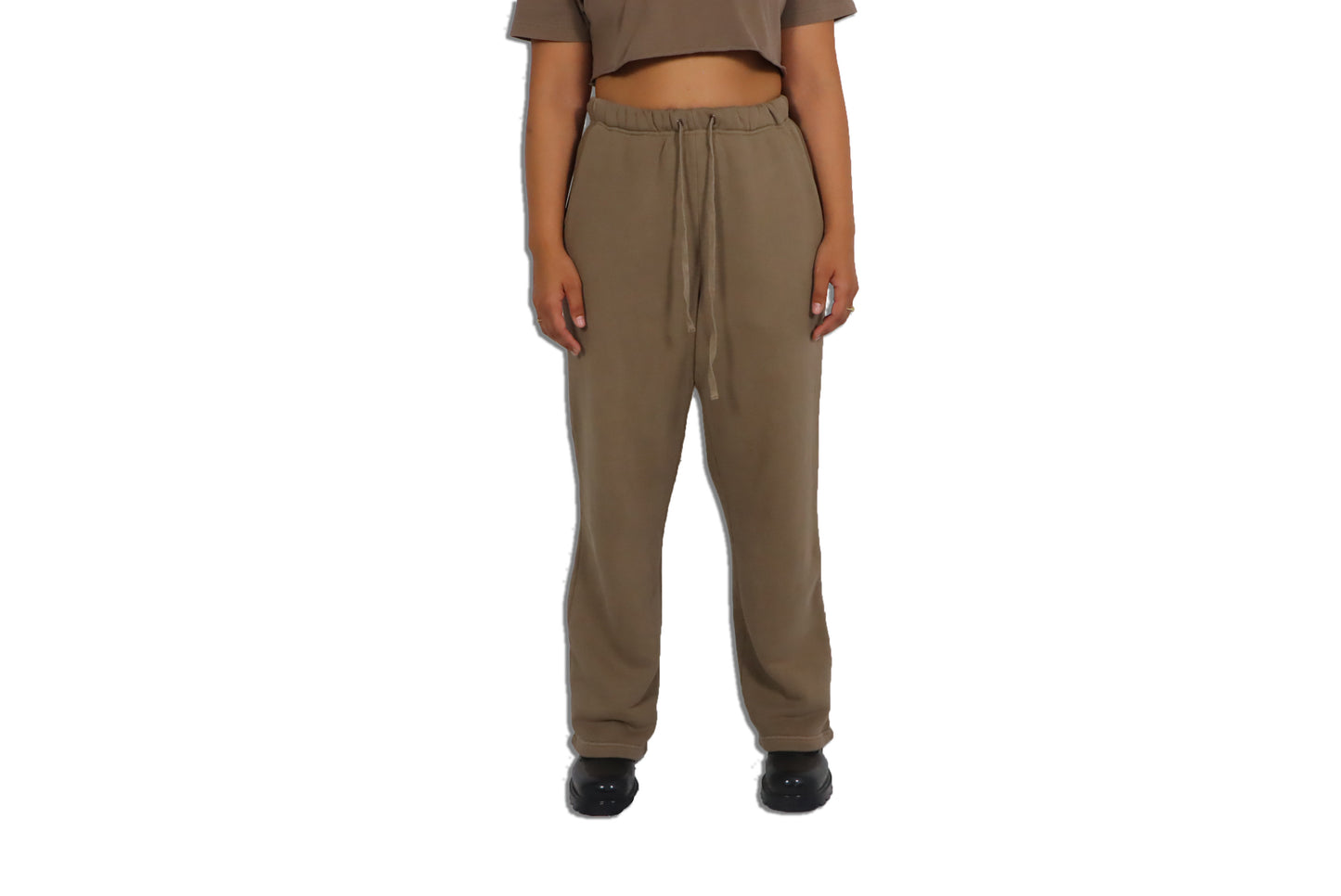 Elwood Relaxed Core Sweatpants in Brown